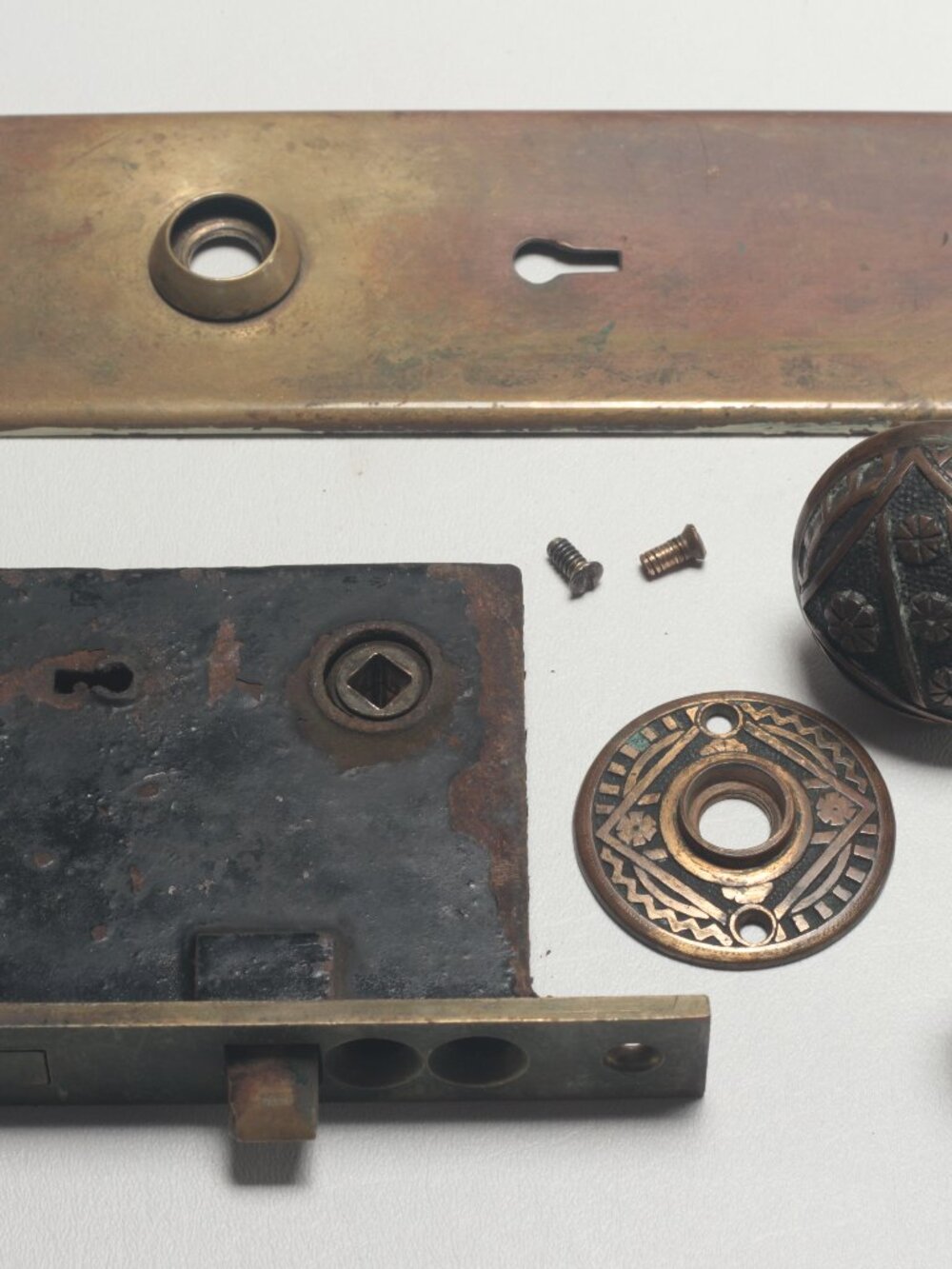 Vintage Victorian Doorknob Set